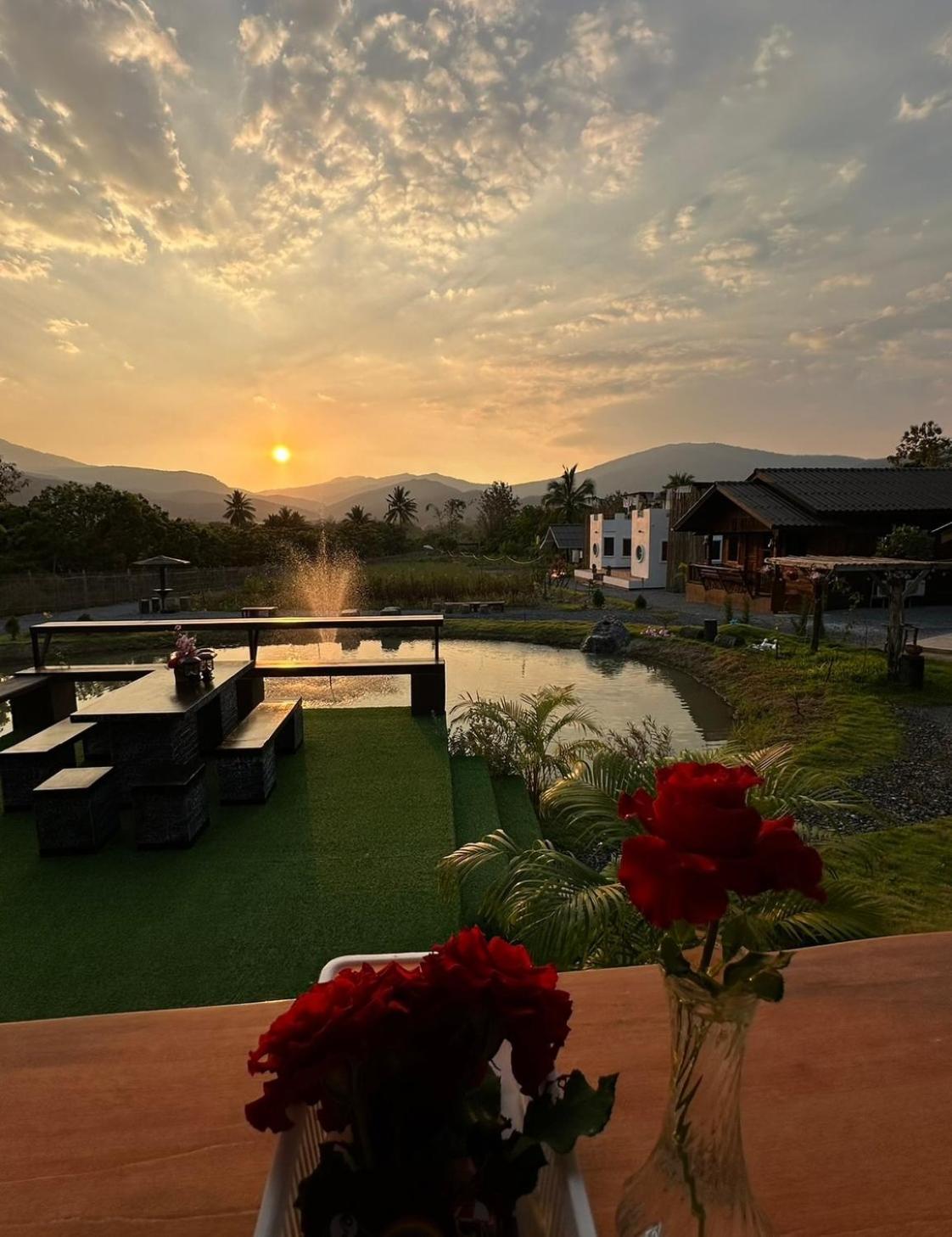 ม่วนใจ๋ปันสุข โฮมสเตย์แอนคาเฟ่ Muanjai Punsuk Homestay And Cafe Chom Thong Exterior photo